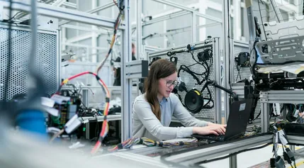 Marvell Climbs as Amazon and AMD Deepen AI Infrastructure Bets